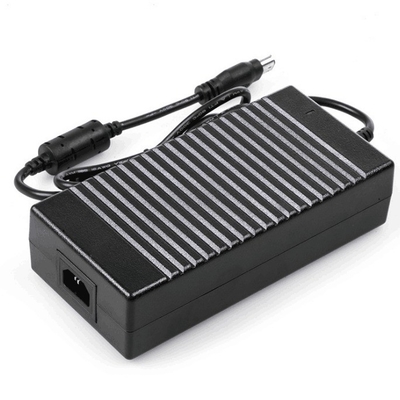 12VDC-uitgangsspanning CE-gecertificeerd 96W 7A 19V 5A AC-DC-stroomadapter voor desktoptype