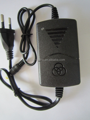 US AC 100-240V tot DC 12V 2A voedingsadapter voor LED-strooklicht voor elektronische producten
