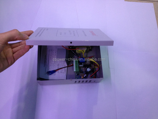 Uitgangsstroom 100-5000mA Metalen behuizing 12v 5a 60w Stroomtoevoer met batterij back-up
