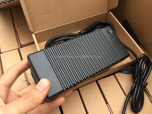 Desktop Type Switching AC Adapter met 12V 10amperautstroom en gelijkstroomtype