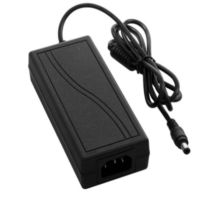 Desktopverbinding 12V 5A Multiple Output Power Adapter met 4 poorten Pigtail CE-gecertificeerd