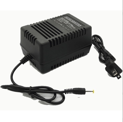Eenfasige lineaire elektrische transformator van wisselstroom naar wisselstroom 24V 2A met 5,5*2,1 gelijkstroomplug