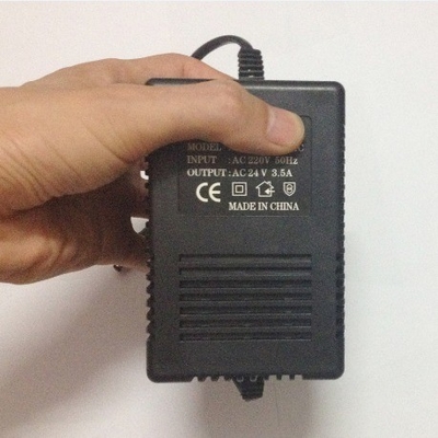 24V uitgangsspanning CCTV AC 14.4V 24V 2A 3A stroomtransformervoorziening voor CCTV-camera's