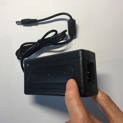 Desktop 100 240V AC 12VDC 6Amp Adapter 72W 12V Zwarte voeding Uitgangsstroom 6A