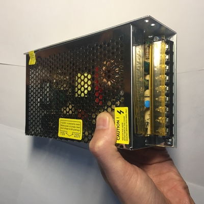 Goed PCB 10a 20a 30a Stroomvoorziening voor LED-cctv bij uitgangsspanning 24V