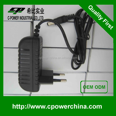12W stroomtoevoeradapter met een uitgangsstroom van 1000mA en een ingangsspanning van 100-240V