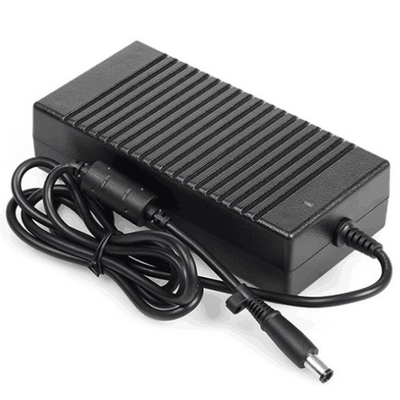 C-Power 24V 6A gelijkstroomstroomadapter en duurzaam met optionele gelijkstroomconnector 5.5*2.1 5.5*2.5
