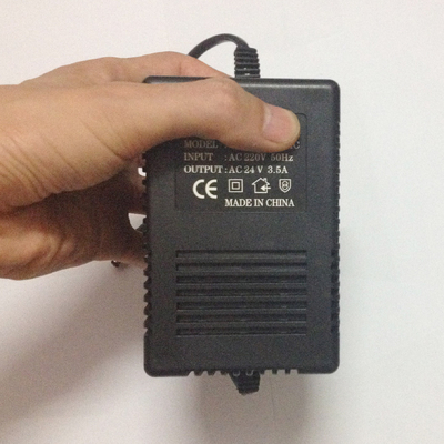 Single Output 2A 3A 24VAC Power Adapter voor CCTV PTZ Camera C-Power 110V/220V AC Input