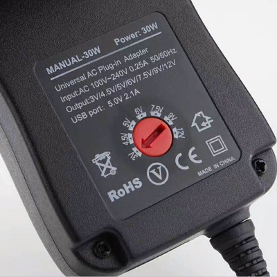 Universele verstelbare laadadapter 3-12V 30W 2.1A met USB-uitgang DC zwart