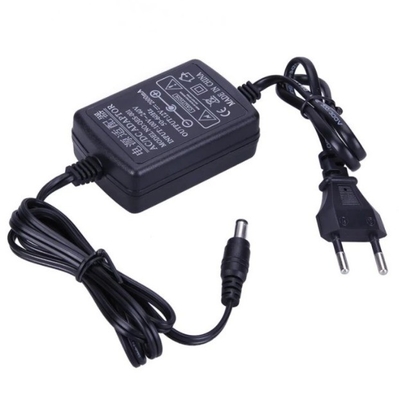 Plug-in 12V gelijkstroomstroomadapter 5V 1A 12W 12V 2A 24W voor aansluiting van elektrische apparaten