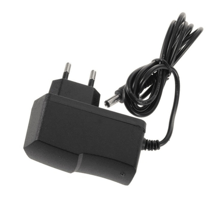 C-Power stroomtoevoeradapter met 100-240V wisselstroominvoer en 5V 1A uitgangsstroom