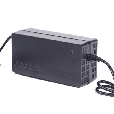 AC 100-240V Input C-Power 240W loodzuurbatterijoplader 5S 72.5V met snelle opladen