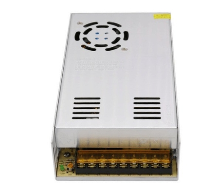 18V enkelvoudige uitgangsstroomvoorziening voor LED-strook CCTV-radio Computer geregeld DC-schakelen