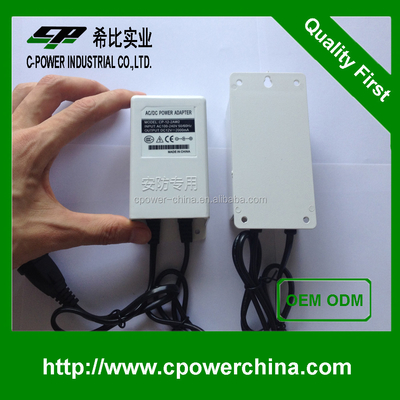 12V 24W buitenstroomadapter met 2000mA uitgangsstroom en een docile witte vormgeving