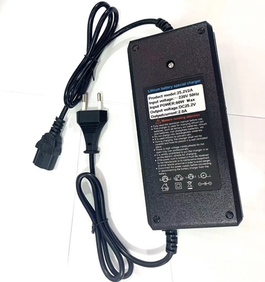 Krachtige en handige 25,2V 2A adapterbatterijoplader voor C-Power Lithiumbatterijen