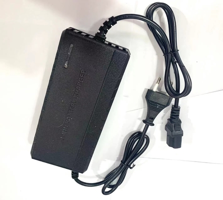 Krachtige en handige 25,2V 2A adapterbatterijoplader voor C-Power Lithiumbatterijen