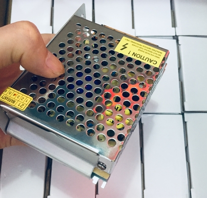 30W 5V 2A 3A 4A 5A 110V 220V DC 9V 15V 18V 24V Zilveren voedingsbron voor uw behoeften