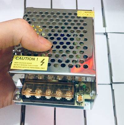 30W 5V 2A 3A 4A 5A 110V 220V DC 9V 15V 18V 24V Zilveren voedingsbron voor uw behoeften