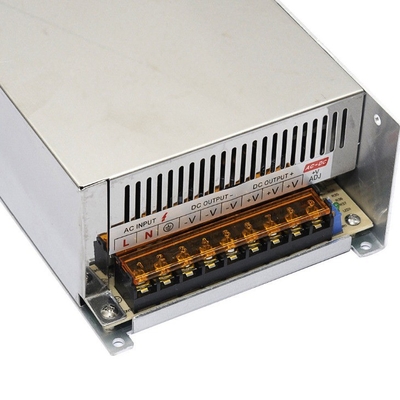 100V 5,5A gelijkstroomtoevoer met AC110V/220V-invoerspanning en enkelvoudig uitgangstype